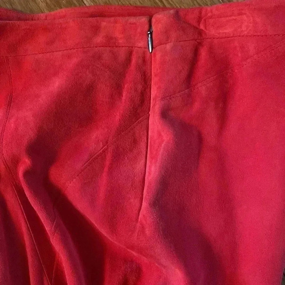 Elie Tahari NWT Regina skirt - size 4 - red - lamb suede - Picture 3 of 8